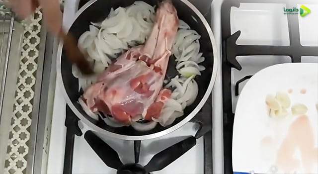 پختن گوشت برای مسما بادمجان
